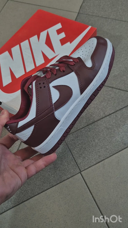 Nike Dunk Low Burgundy Classic